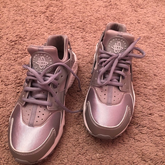 Silver Nike Air Huaraches - Picture 2 of 4